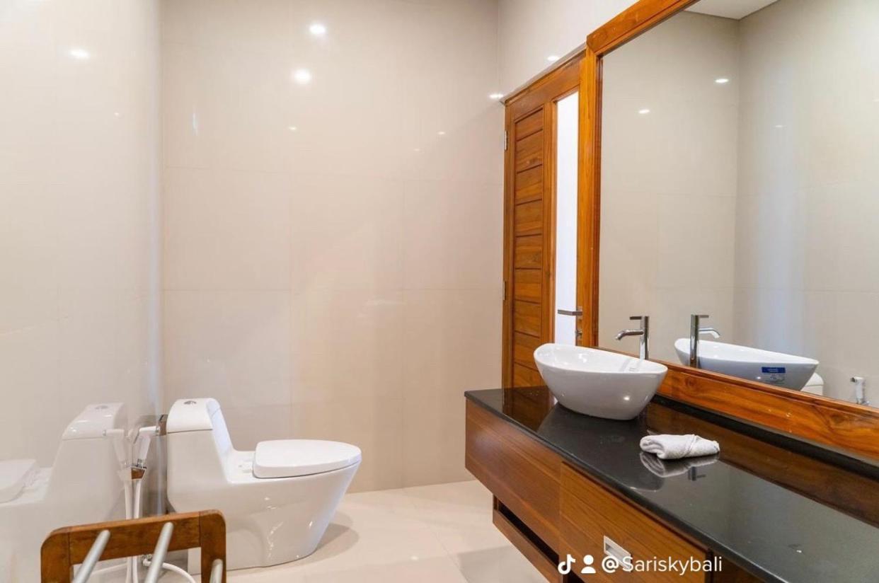 Hotel Sari Sky Bali Kubupenlokan Exterior foto